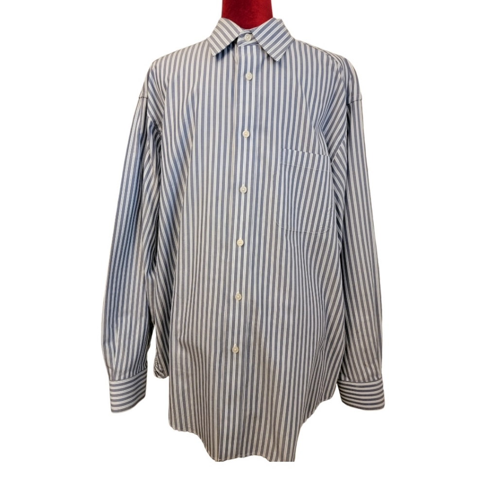 Roundtree & Yorke Trademark long-sleeved button-down top size Large